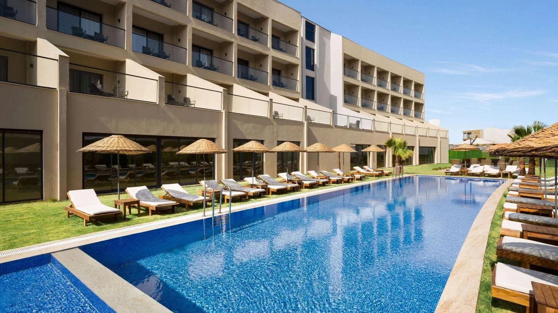 Ramada By Wyndham Cesme Hotel